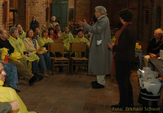 Prozession "Gott und Müll"